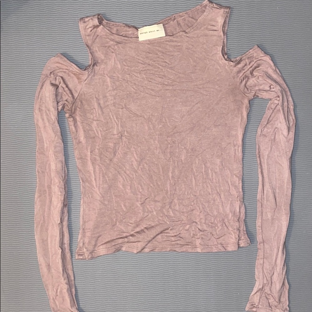 Cut out long sleeve crop top